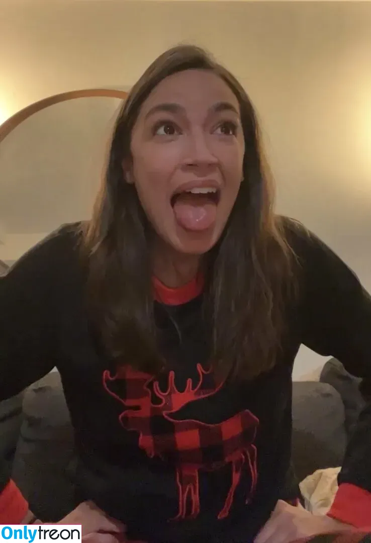 Alexandria Ocasio-Cortez nude photo #0014 (AOC / Alexandria Ocasio Cortez)