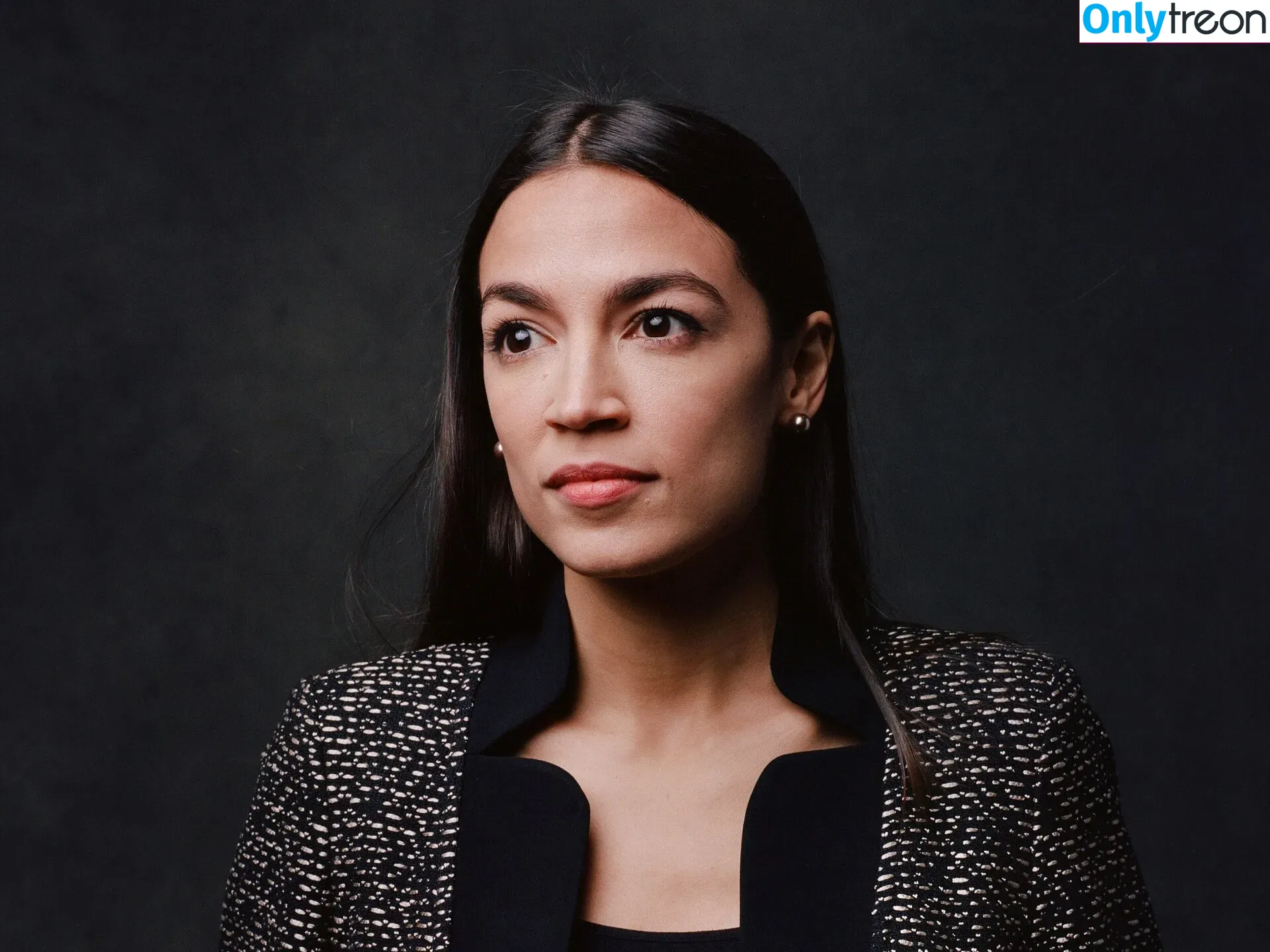 Alexandria Ocasio-Cortez nude photo #0019 (AOC / Alexandria Ocasio Cortez)
