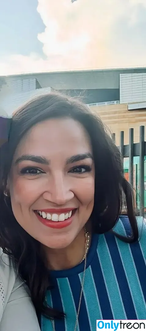 Alexandria Ocasio-Cortez nude photo #0335 (AOC / Alexandria Ocasio Cortez)
