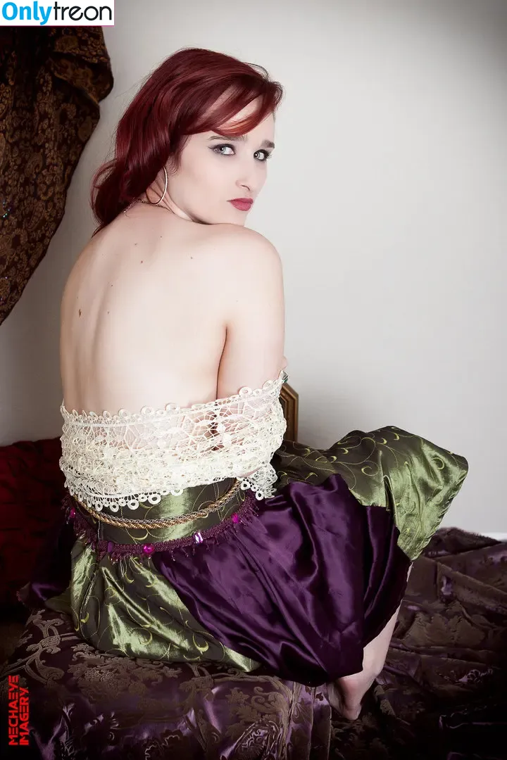 Alexandria The Red nude photo #1133 (Alexandriathered / alexandriathred)