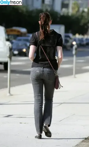 Alexis Bledel / alexisbledelofficial nude photo #0084