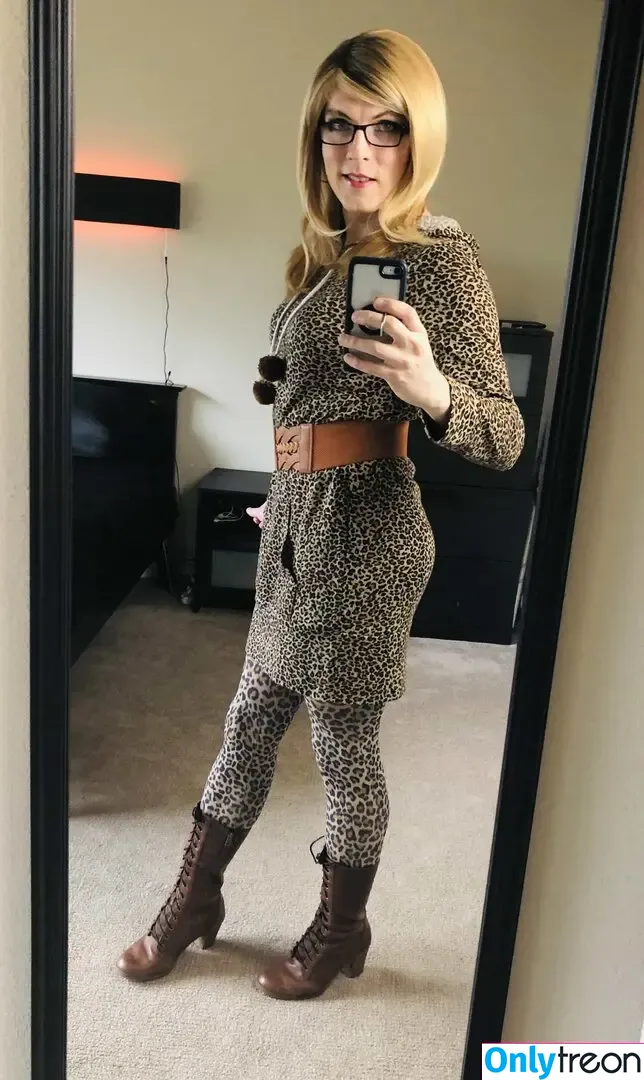 Alexis Night nude photo #0005 (alexis2night)