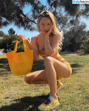 Alexis Ren / alexisren / alexisreng / alexxissren nude photo #0137