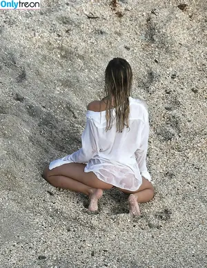 Alexis Ren / alexisren / alexisreng / alexxissren nude photo #0251