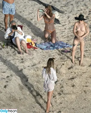 Alexis Ren / alexisren / alexisreng / alexxissren nude photo #0280