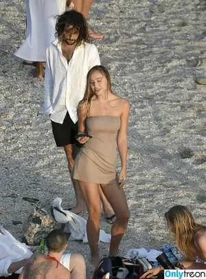 Alexis Ren / alexisren / alexisreng / alexxissren nude photo #0294