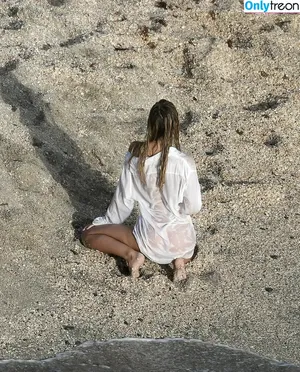 Alexis Ren / alexisren / alexisreng / alexxissren nude photo #0317