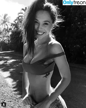 Alexis Ren / alexisren / alexisreng / alexxissren nude photo #0435