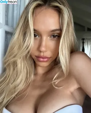 Alexis Ren / alexisren / alexisreng / alexxissren nude photo #0483
