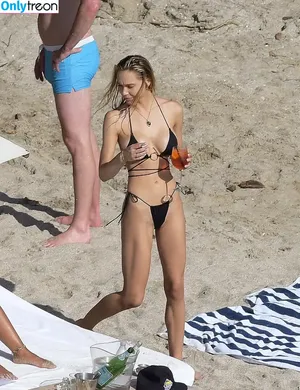 Alexis Ren / alexisren / alexisreng / alexxissren nude photo #0516