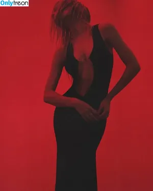 Alexis Ren / alexisren / alexisreng / alexxissren nude photo #0587