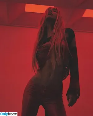 Alexis Ren / alexisren / alexisreng / alexxissren nude photo #0588