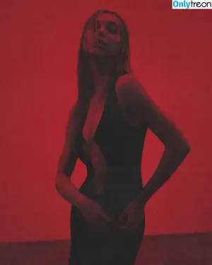 Alexis Ren / alexisren / alexisreng / alexxissren nude photo #0589