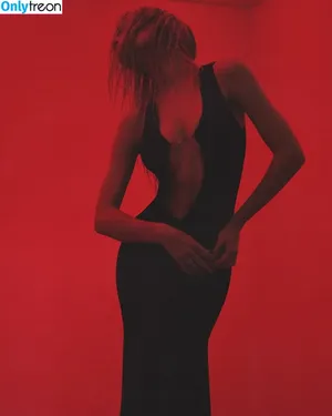 Alexis Ren / alexisren / alexisreng / alexxissren nude photo #0595