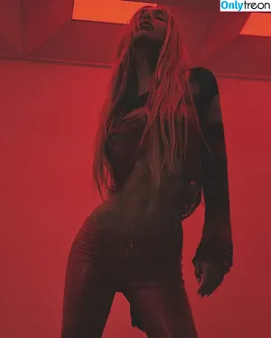 Alexis Ren / alexisren / alexisreng / alexxissren nude photo #0600
