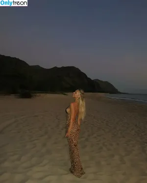 Alexis Ren / alexisren / alexisreng / alexxissren nude photo #0667