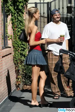 Alexis Ren / alexisren / alexisreng / alexxissren nude photo #0733