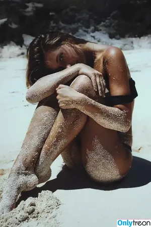 Alexis Ren / alexisren / alexisreng / alexxissren nude photo #0757