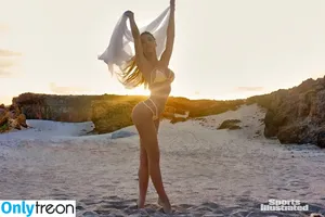 Alexis Ren / alexisren / alexisreng / alexxissren nude photo #0831
