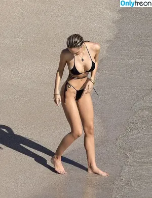 Alexis Ren / alexisren / alexisreng / alexxissren nude photo #0888