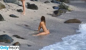 Alexis Ren / alexisren / alexisreng / alexxissren nude photo #0975