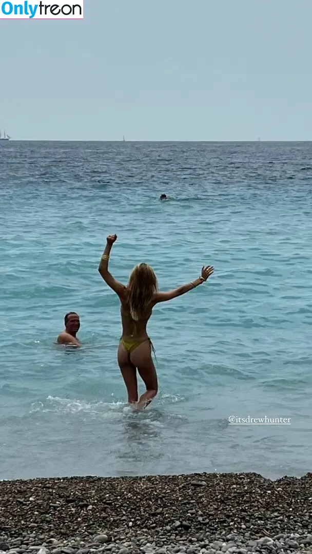 Alexis Ren nude photo #0240 (alexisren / alexisreng / alexxissren)