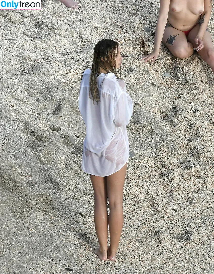 Alexis Ren nude photo #0247 (alexisren / alexisreng / alexxissren)