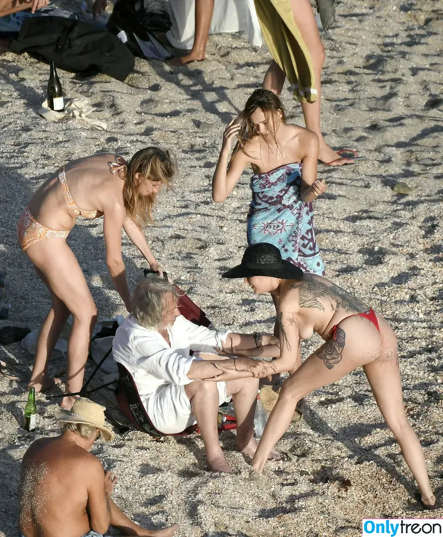 Alexis Ren nude photo #0252 (alexisren / alexisreng / alexxissren)