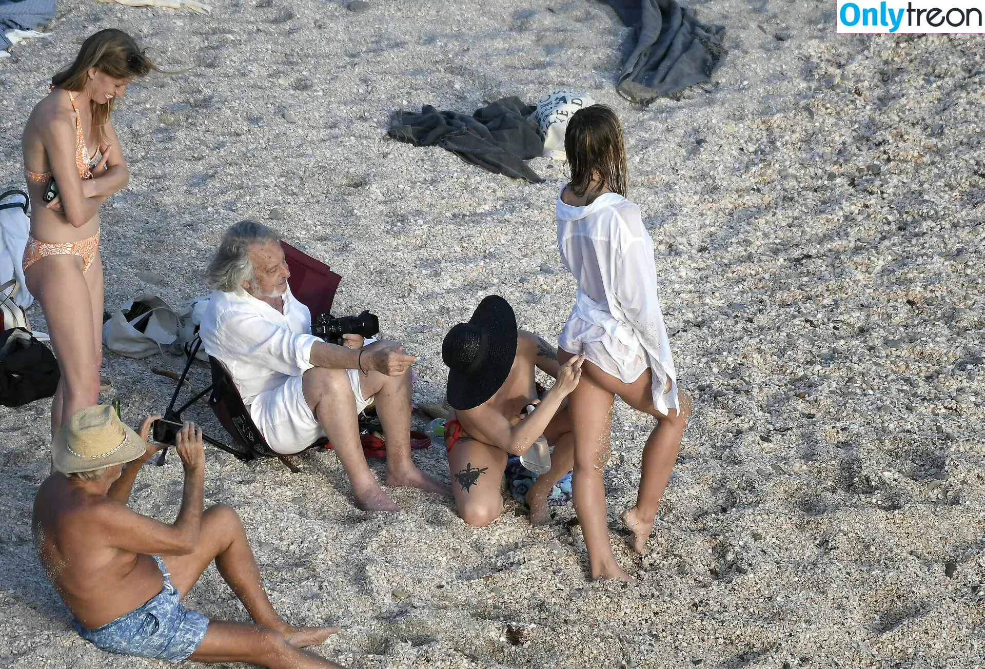 Alexis Ren nude photo #0275 (alexisren / alexisreng / alexxissren)