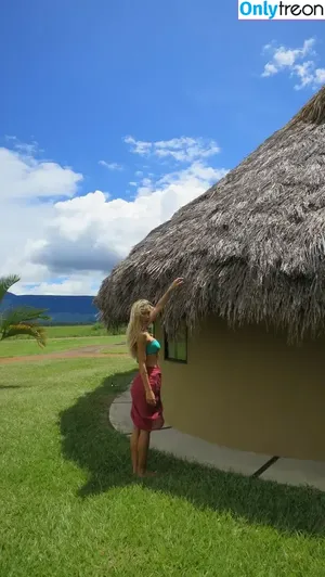 Alexis Ren / alexisren / alexisreng / alexxissren nude photo #1198