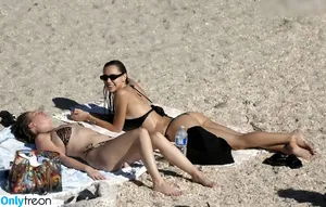 Alexis Ren / alexisren / alexisreng / alexxissren nude photo #1366