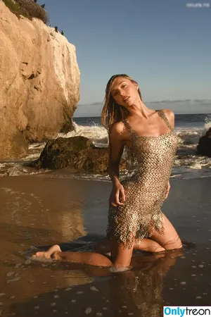 Alexis Ren / alexisren / alexisreng / alexxissren nude photo #1419