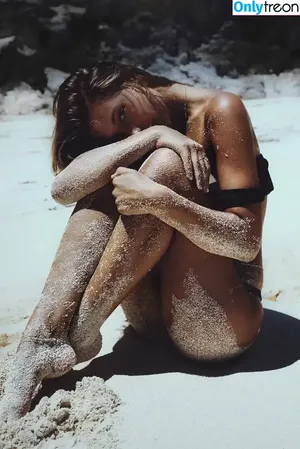 Alexis Ren / alexisren / alexisreng / alexxissren nude photo #1432