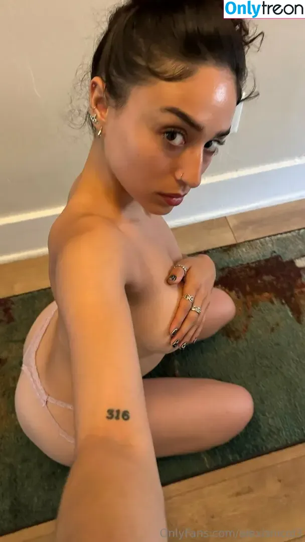 AlexisNicol3 nude photo #0057 (AlexisNicol3)