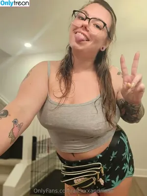 alexxxandriaaa / aleeexandriaaa nude photo #0071