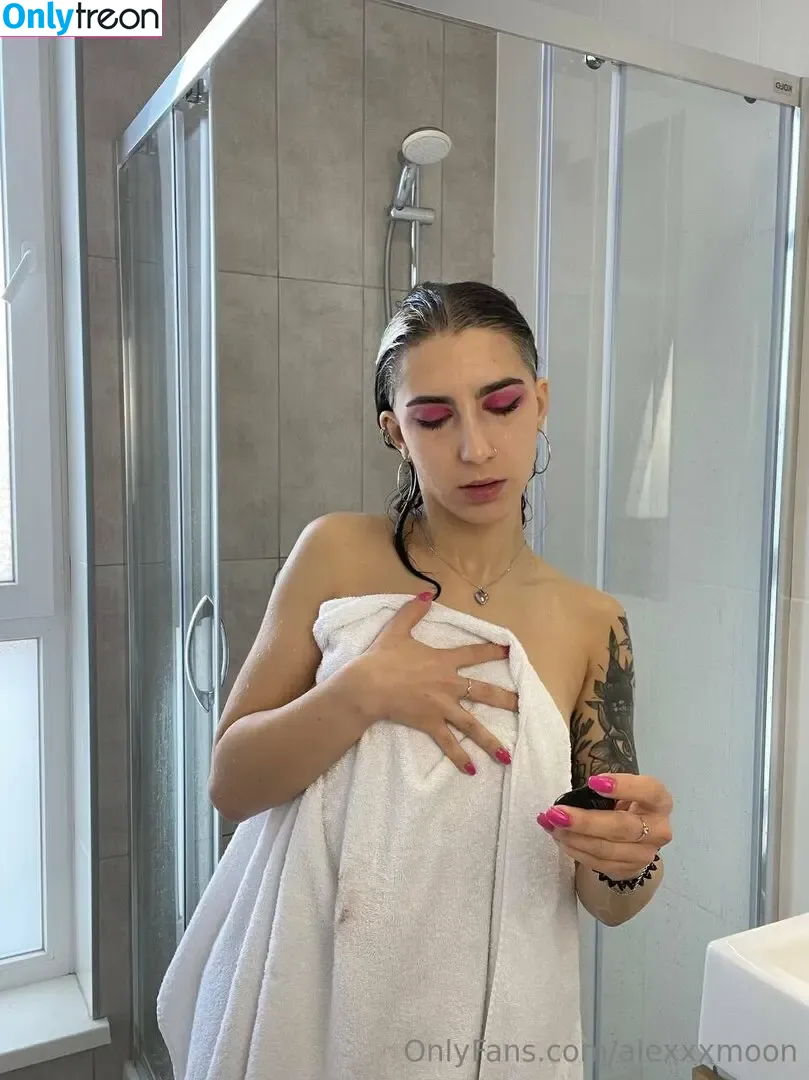 alexxxmoon nude photo #0044 (alexxxmoon)