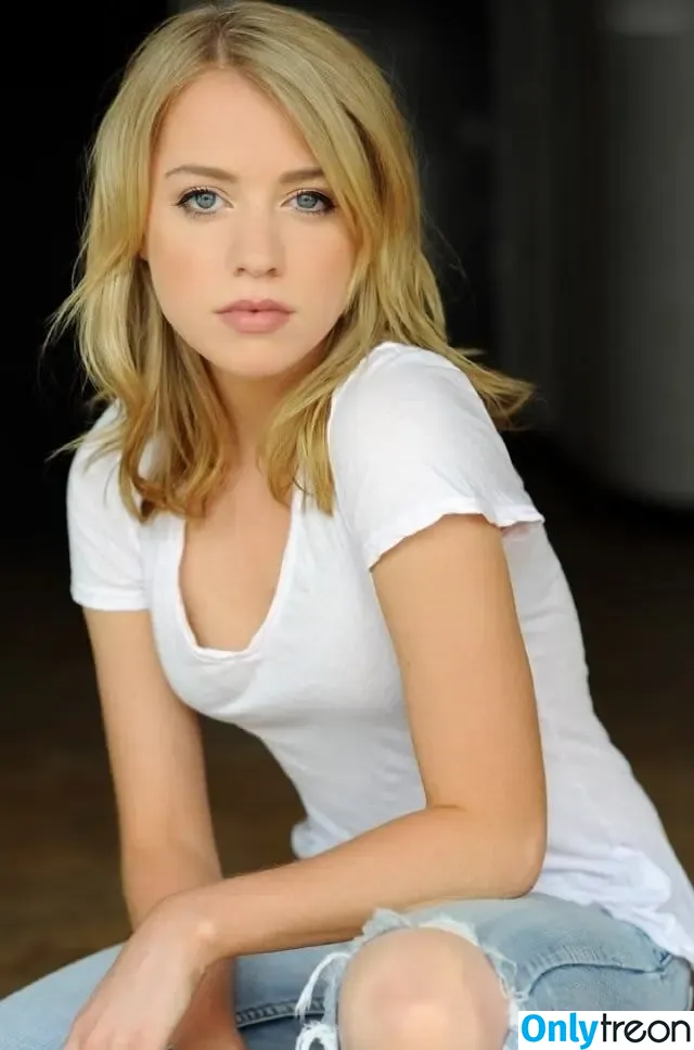 Alexz Johnson nude photo #0004 (alexzjohnsonofficial)