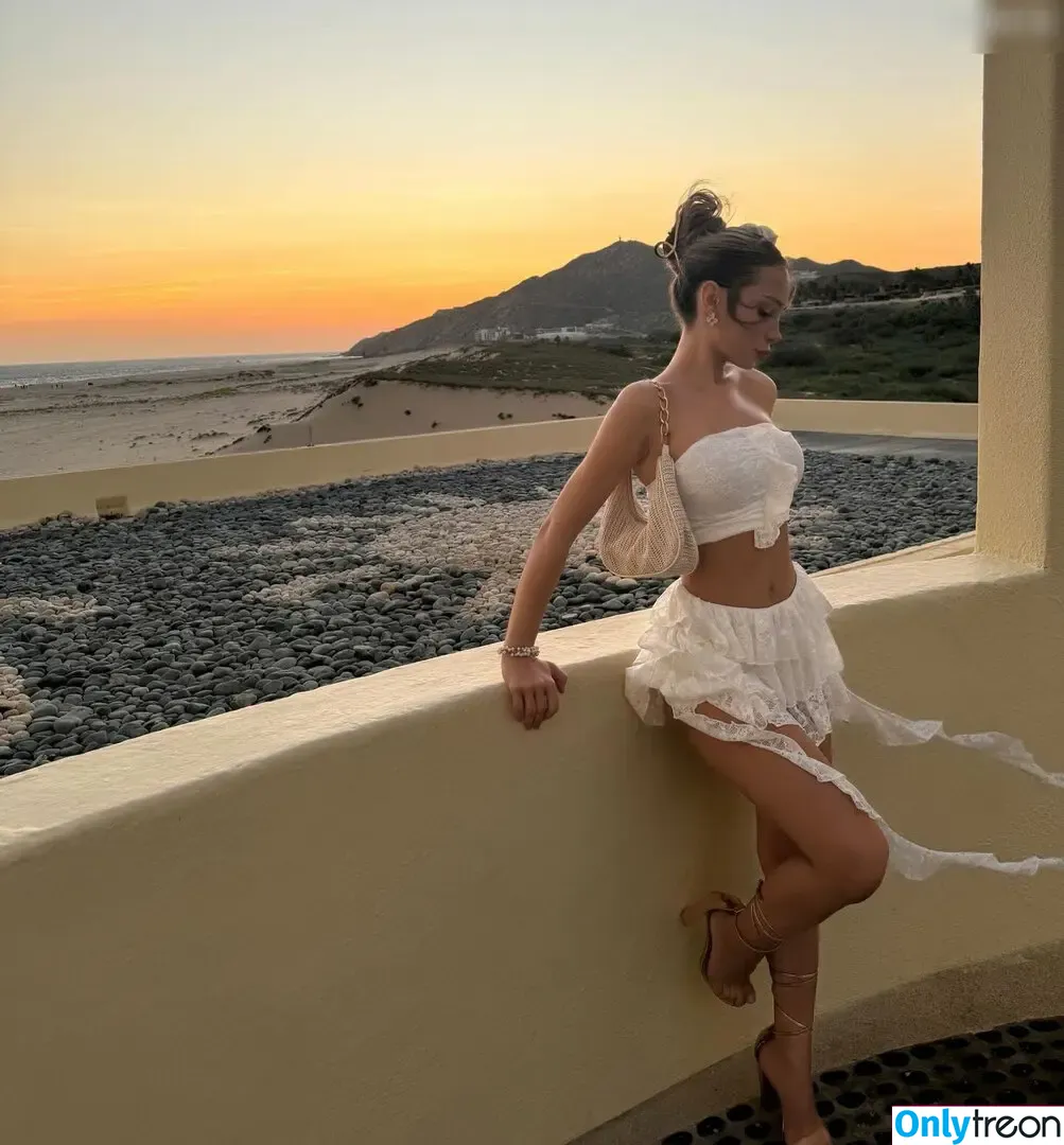 Aleylnla nude photo #0002 (Aleylnla)