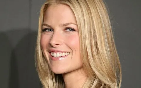 Ali Larter / alilarter nude photo #0047
