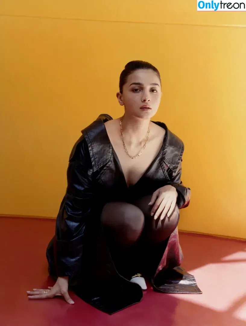 Alia Bhatt nude photo #0110 (aliaa08 / aliaabhatt)