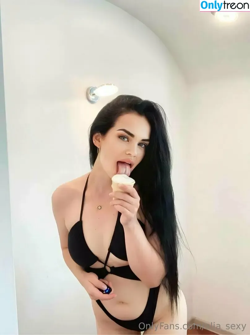 alia_sexy nude photo #0037 (alialkipiyasi)