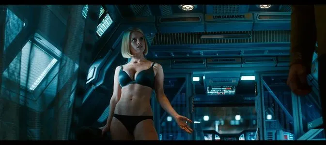 Alice Eve / aliceeve nude photo #0018