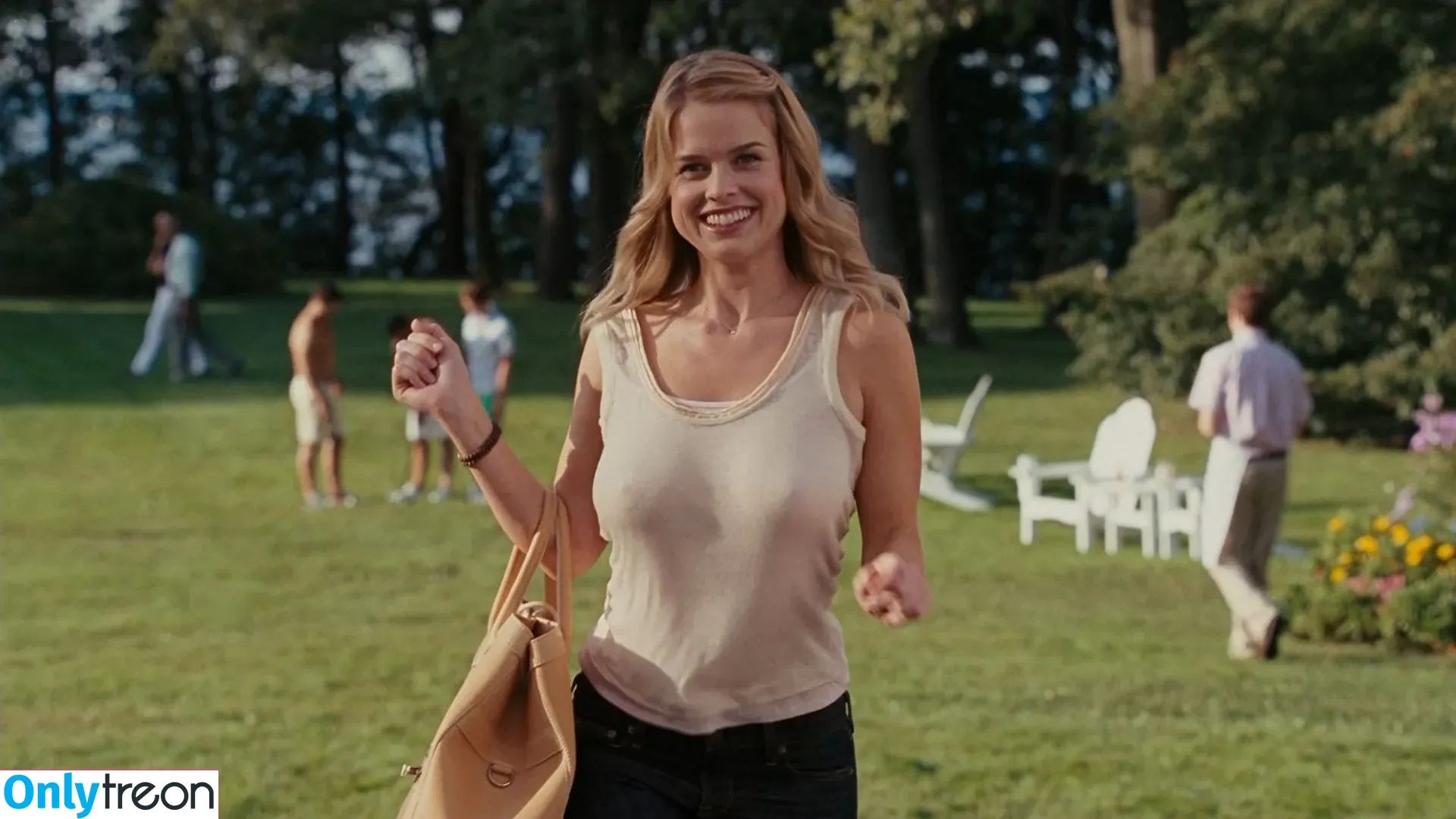 Alice Eve nude photo #0012 (aliceeve)