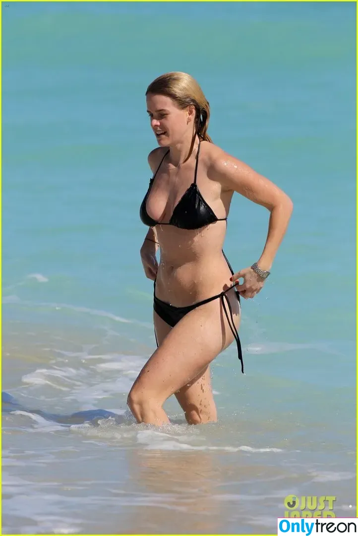 Alice Eve nude photo #0051 (aliceeve)