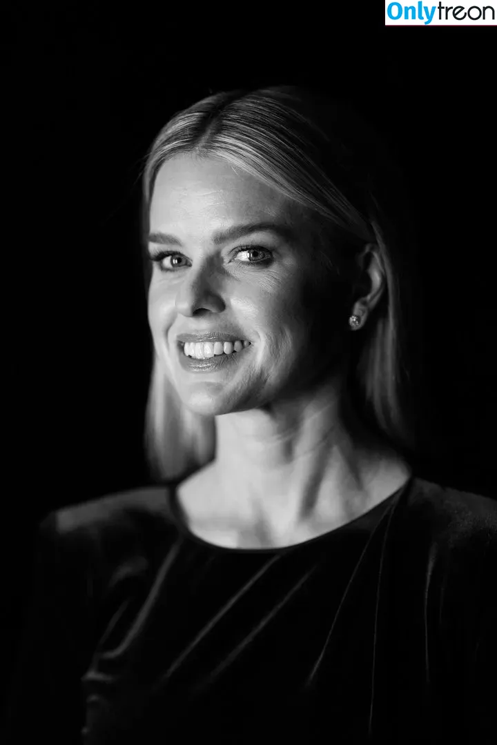 Alice Eve nude photo #0109 (aliceeve)