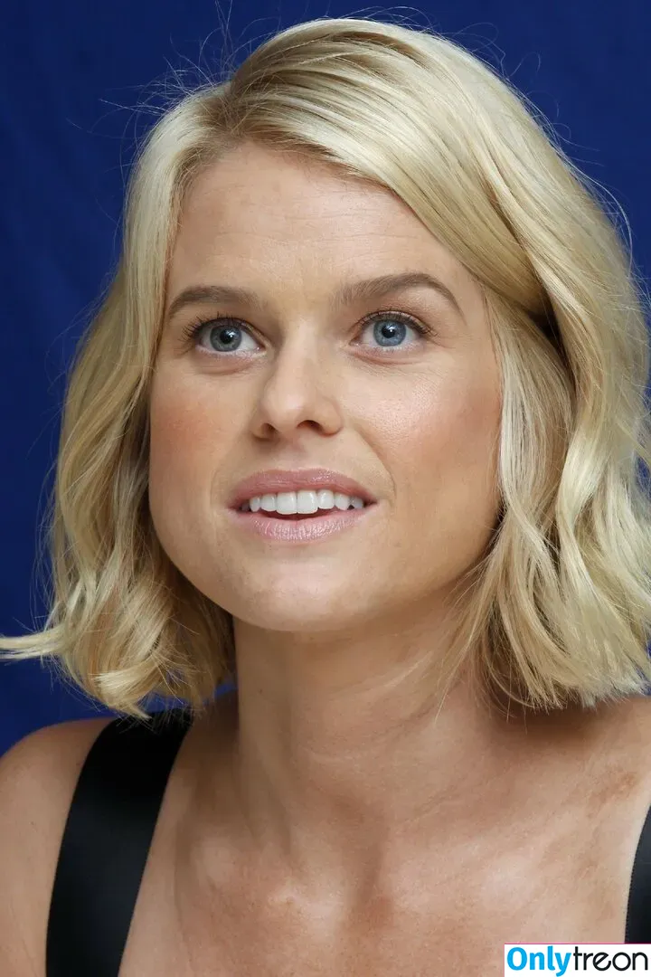 Alice Eve nude photo #0202 (aliceeve)