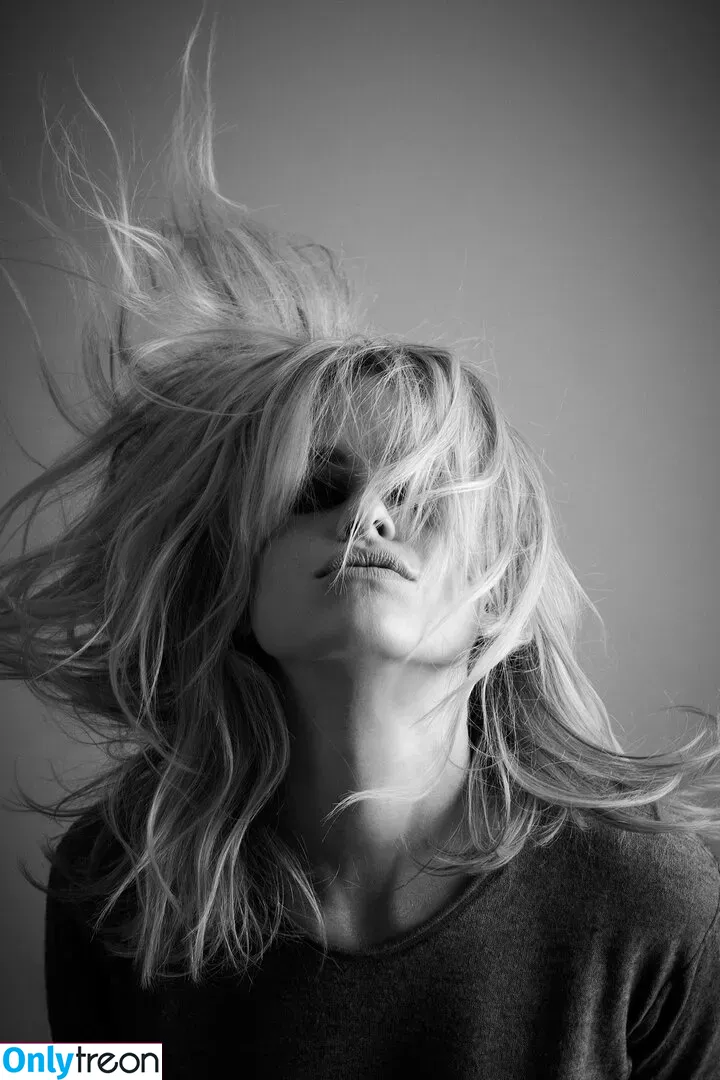 Alice Eve nude photo #0203 (aliceeve)