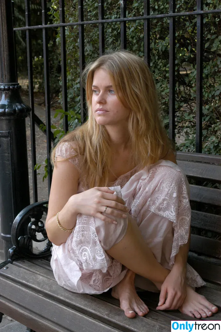 Alice Eve nude photo #0208 (aliceeve)