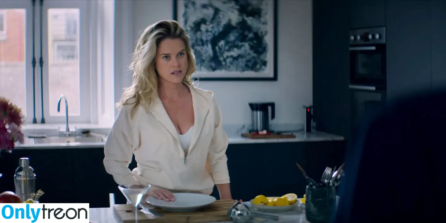 Alice Eve nude photo #0224 (aliceeve)