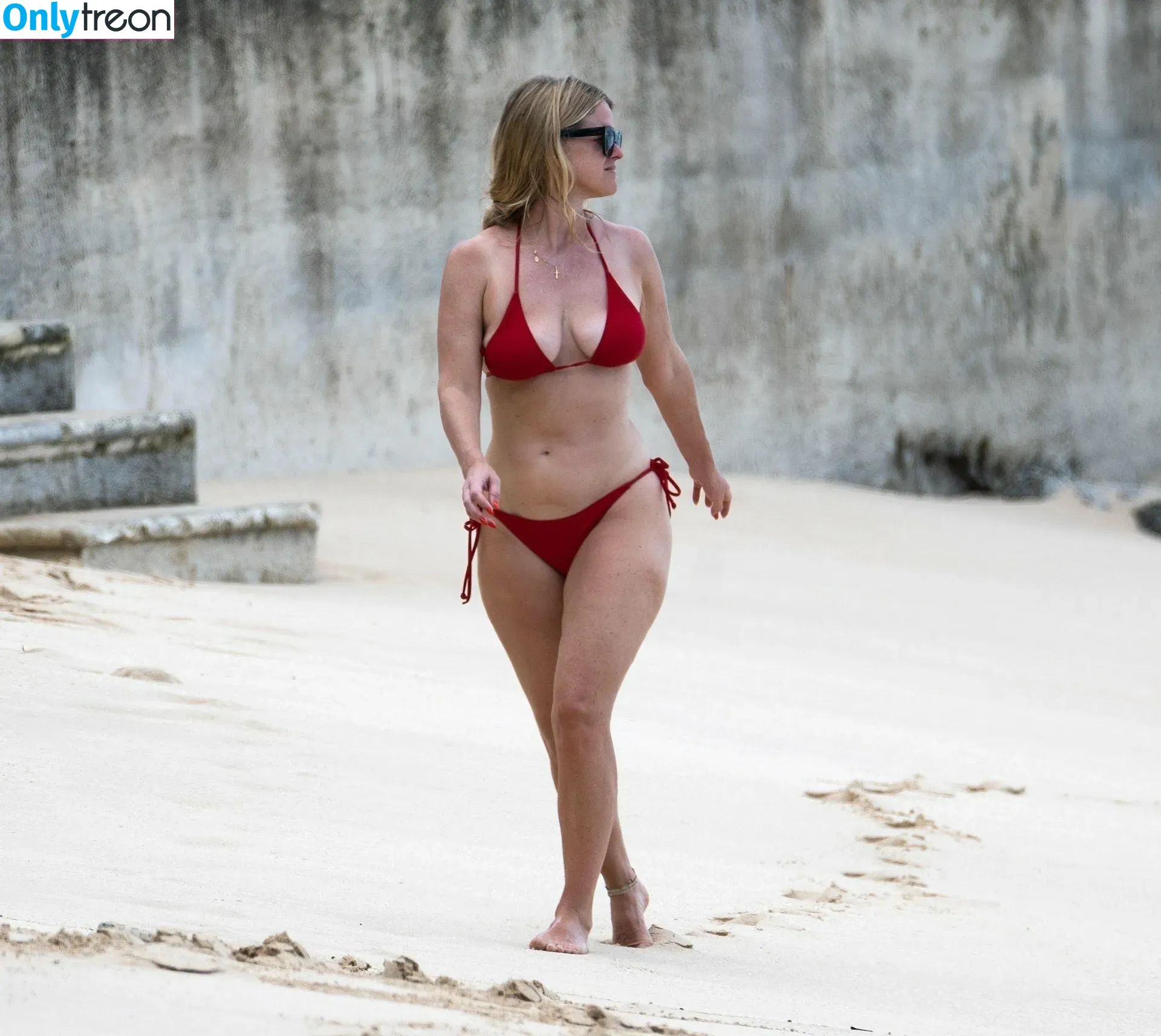 Alice Eve nude photo #0281 (aliceeve)
